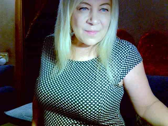 Savan35na Live Webcam on BongaCams