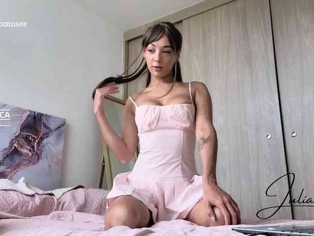 _MissJulia_ webcam
