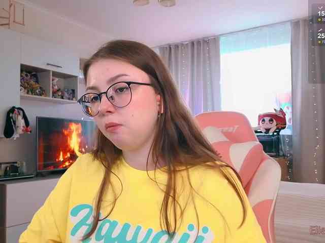 EliseJay webcam