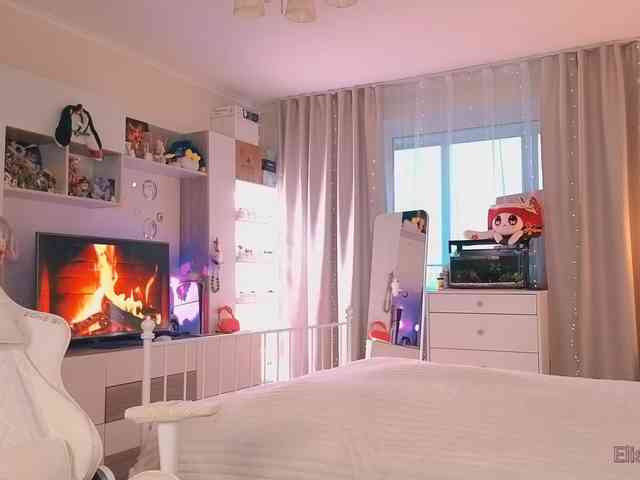 EliseJay webcam