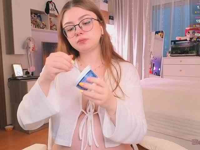 EliseJay webcam