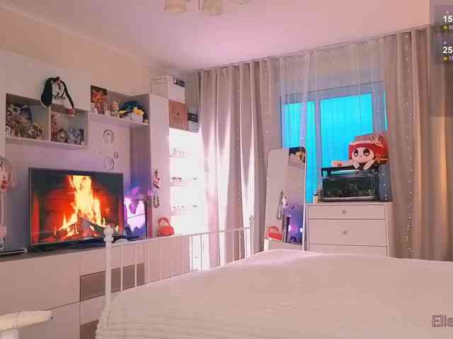 EliseJay webcam