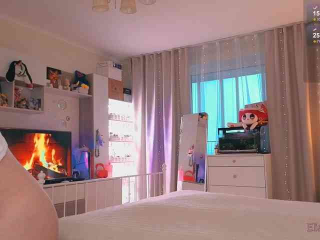 EliseJay webcam