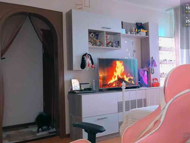 EliseJay webcam