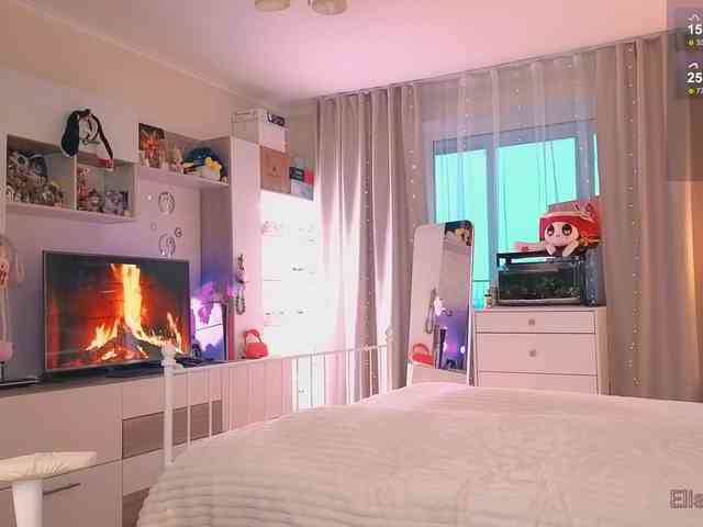 EliseJay webcam