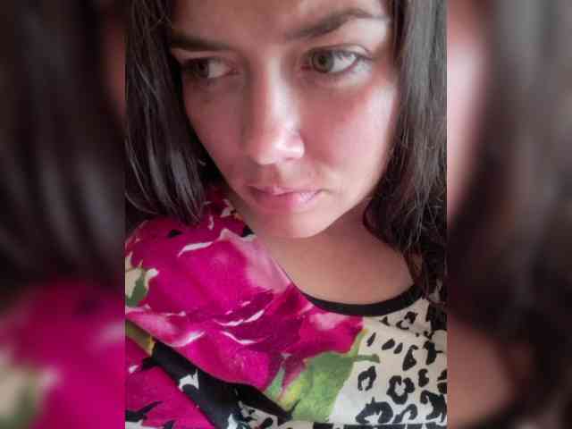 Naturally_Mom webcam