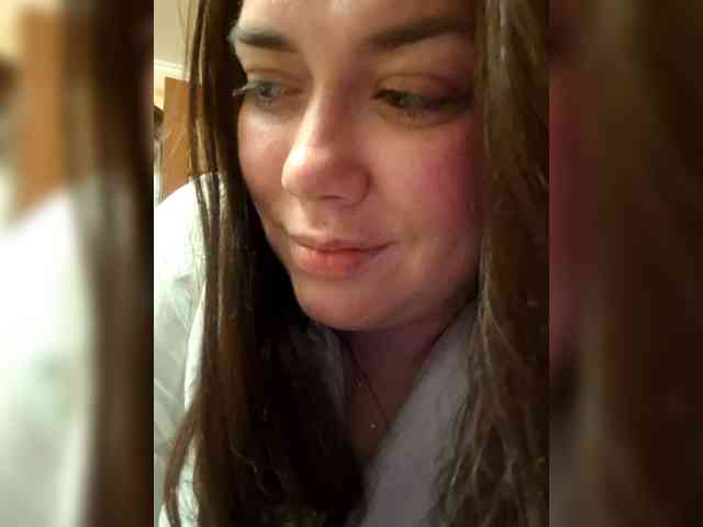 Naturally_Mom webcam