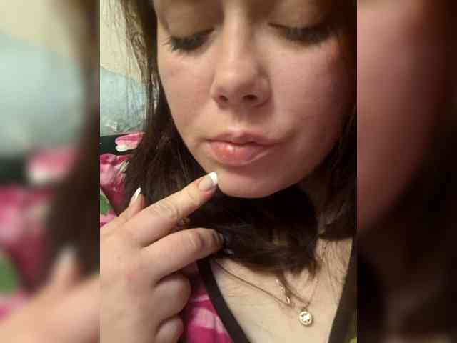 Naturally_Mom webcam