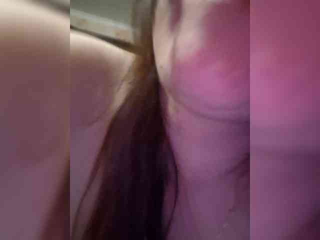 Naturally_Mom webcam