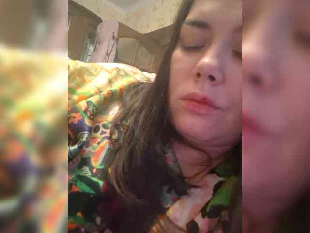 Naturally_Mom webcam