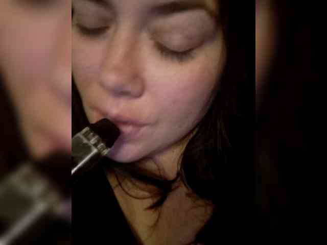 Naturally_Mom webcam