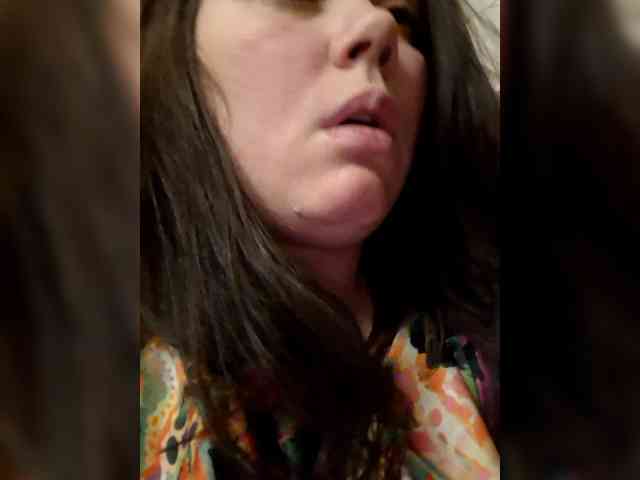 Naturally_Mom webcam