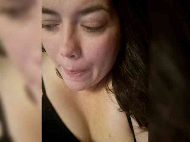 Naturally_Mom webcam