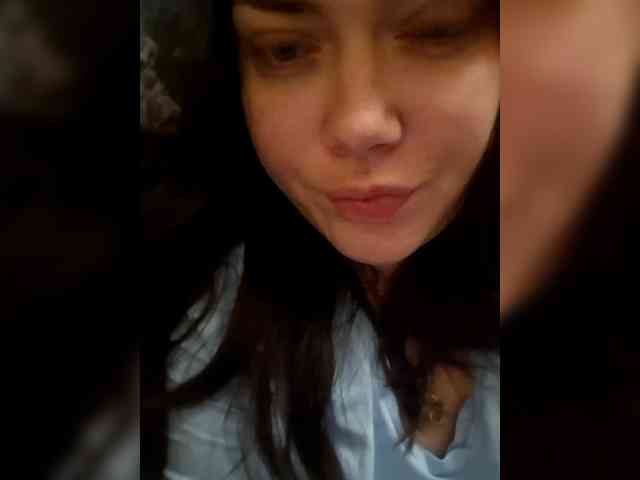 Naturally_Mom webcam