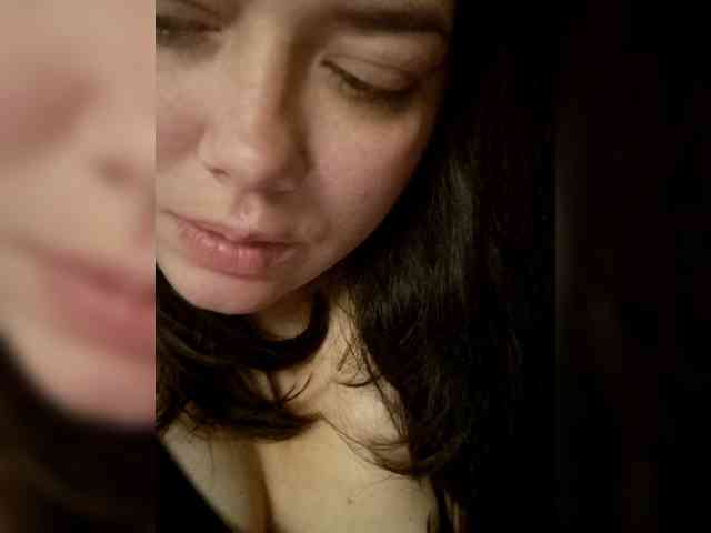 Naturally_Mom webcam