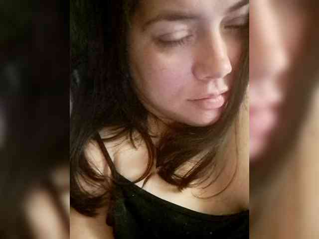 Naturally_Mom webcam
