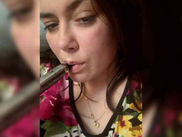 Naturally_Mom webcam