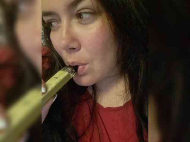 Naturally_Mom webcam