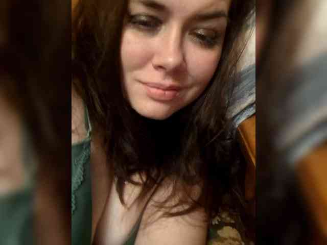 Naturally_Mom webcam