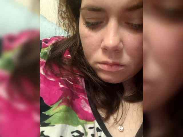 Naturally_Mom webcam