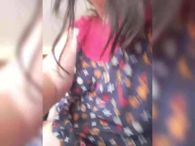 Naturally_Mom webcam