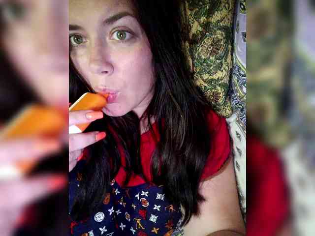Naturally_Mom webcam