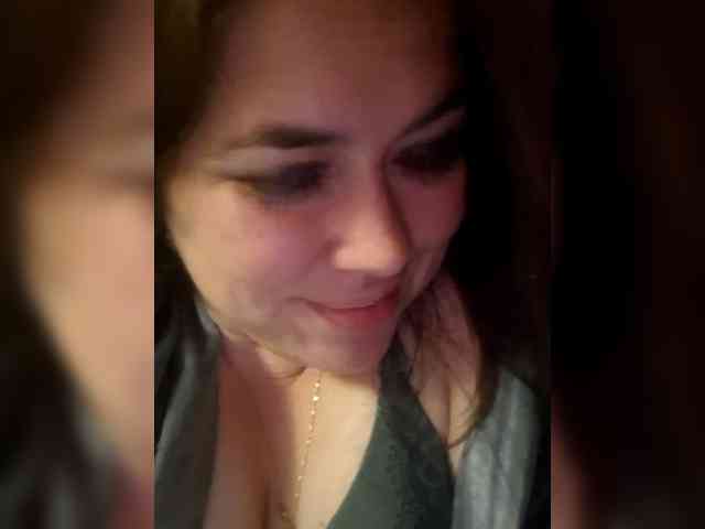 Naturally_Mom webcam