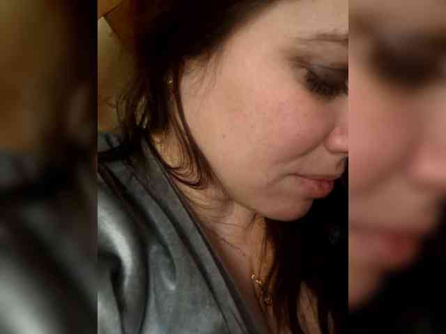 Naturally_Mom webcam