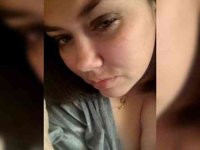 Naturally_Mom webcam