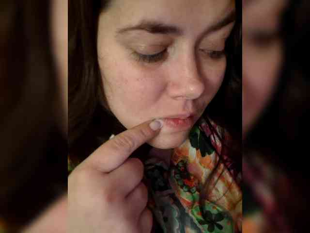 Naturally_Mom webcam