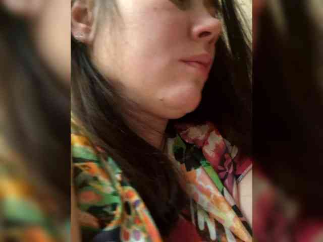 Naturally_Mom webcam