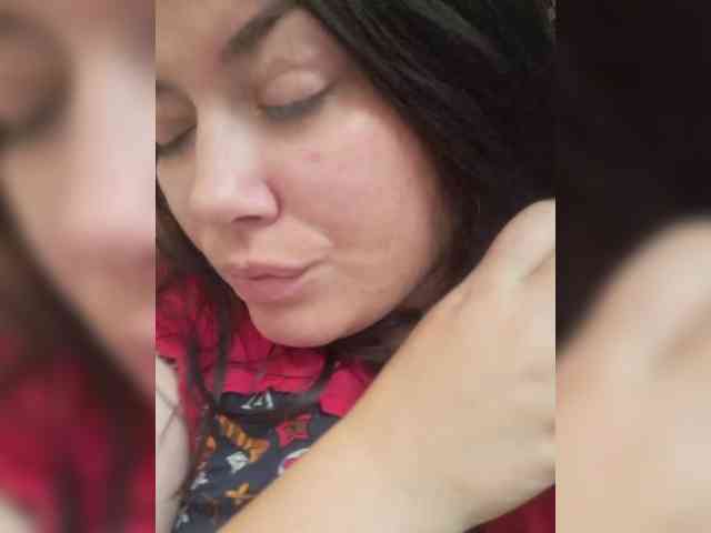 Naturally_Mom webcam