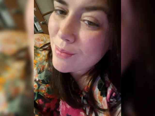 Naturally_Mom webcam