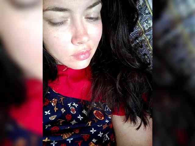 Naturally_Mom webcam