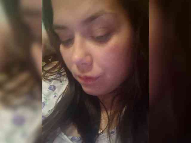 Naturally_Mom webcam