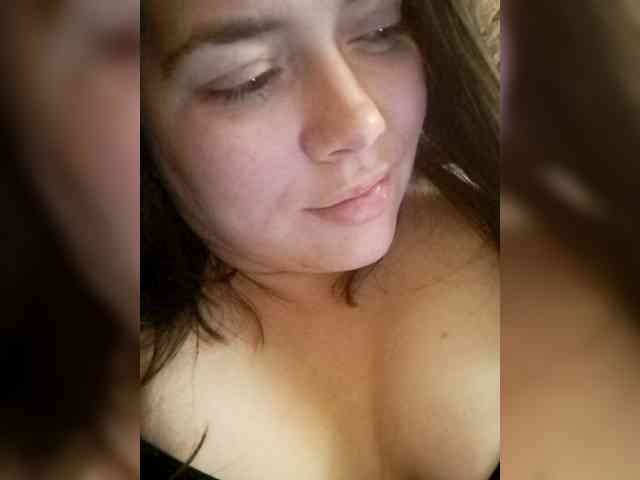 Naturally_Mom webcam