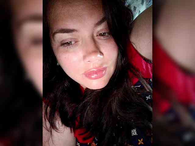 Naturally_Mom webcam