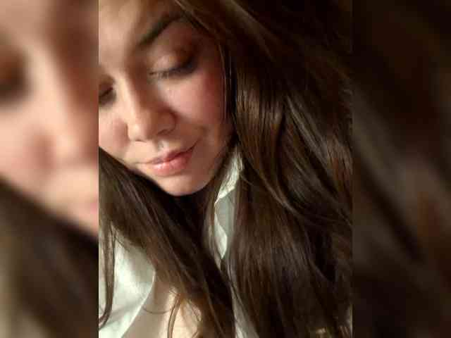 Naturally_Mom webcam