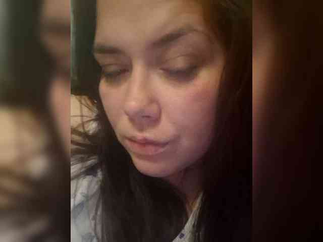 Naturally_Mom webcam