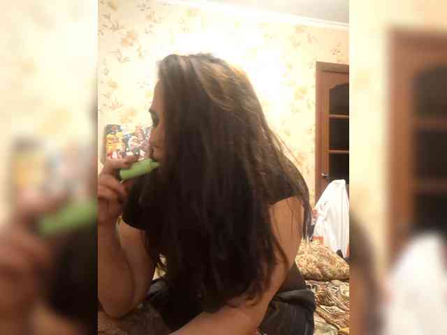 Naturally_Mom webcam