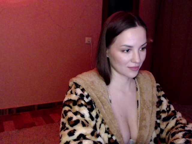 SarinnnaLuv's BongaCams show and profile