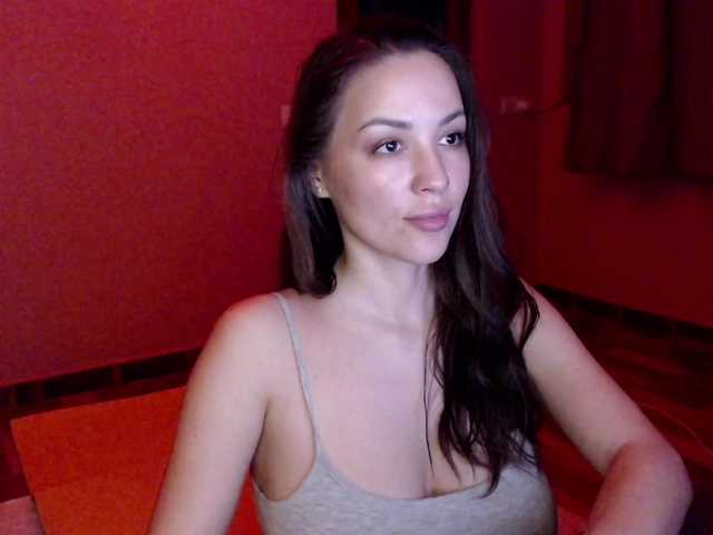 SarinnnaLuv's BongaCams show and profile