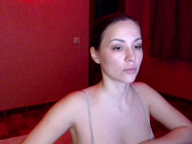 SarinnnaLuv's BongaCams show and profile