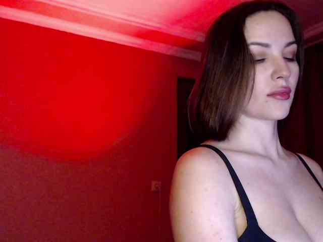 SarinnnaLuv Live Webcam on BongaCams