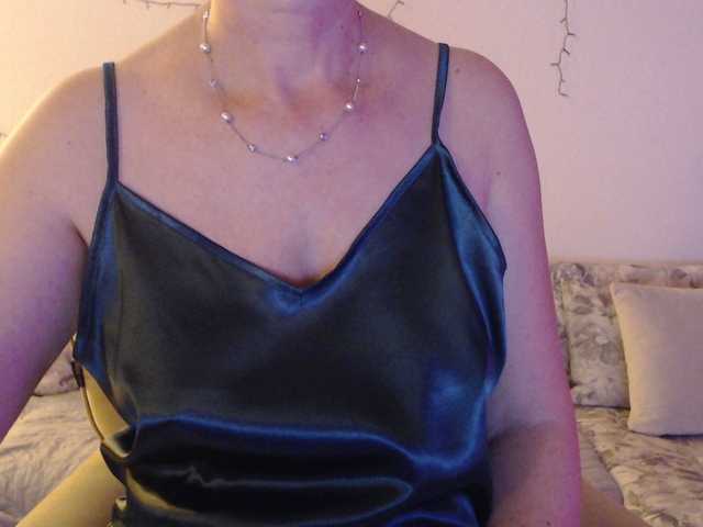 goodSnowQueen's BongaCams show and profile