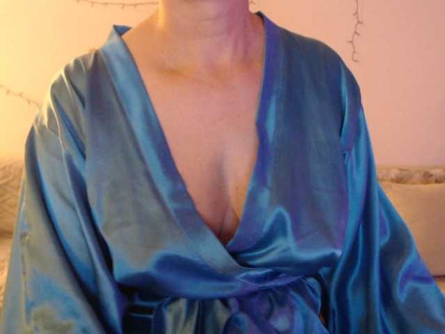 goodSnowQueen's BongaCams show and profile