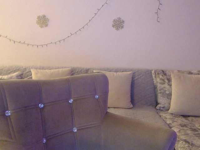 goodSnowQueen's BongaCams show and profile