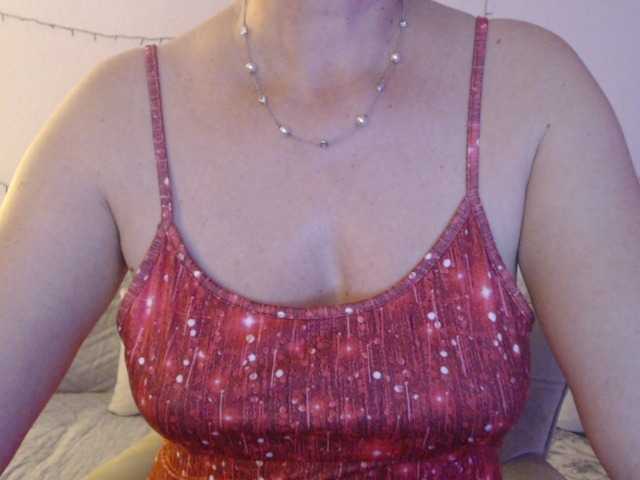goodSnowQueen's BongaCams show and profile