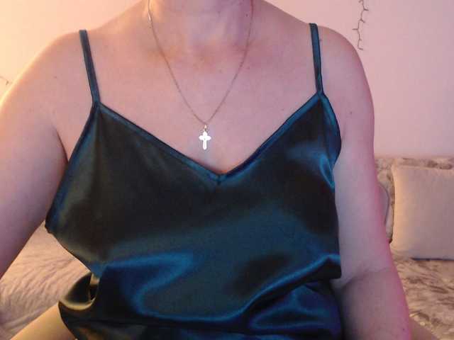 goodSnowQueen's BongaCams show and profile