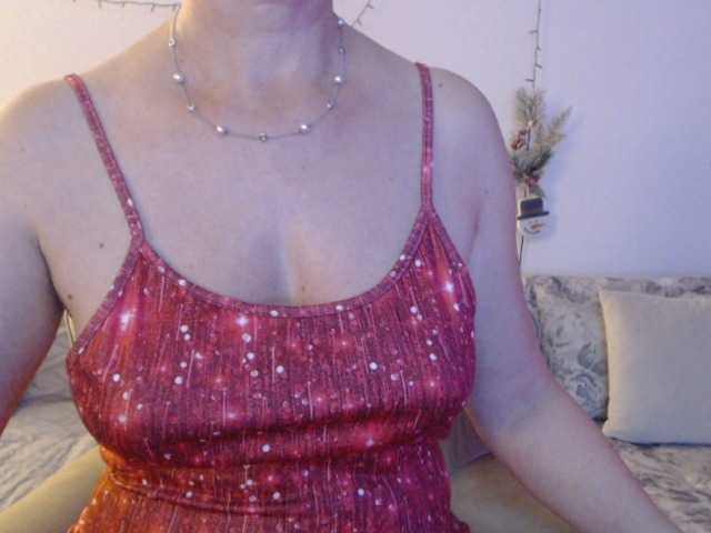 goodSnowQueen's BongaCams show and profile